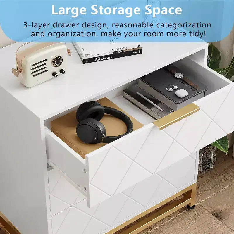 3 Drawer Dresser, Chest of Drawers for Bedroom, Metal Handles and Legs, for Bedroom, Living Room, Entryway, Space Saving